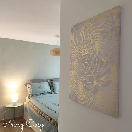 Superbe Cosy Duplex T3 Charpenne Tete D'or Avec Parking Prive Gratuit ビユールバンヌ